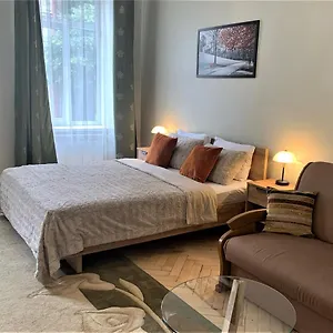 https://glorious-apartment-near-old-city.hotelslviv.net